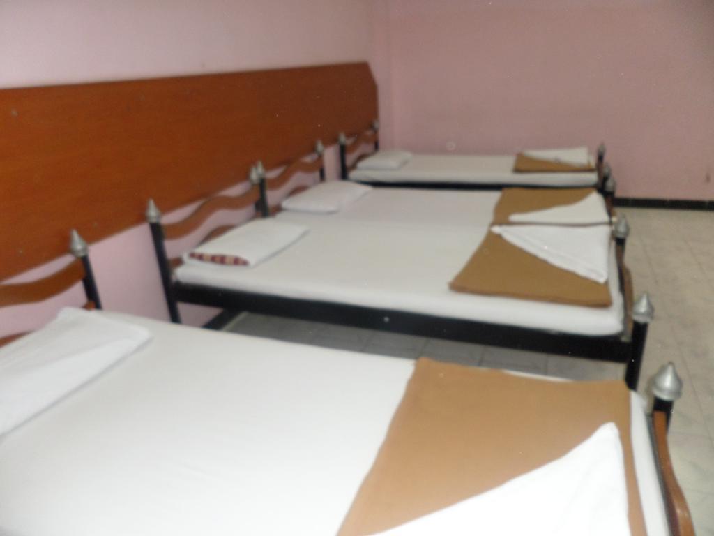 Hotel Chalukya Deluxe Kolhapur Exterior foto