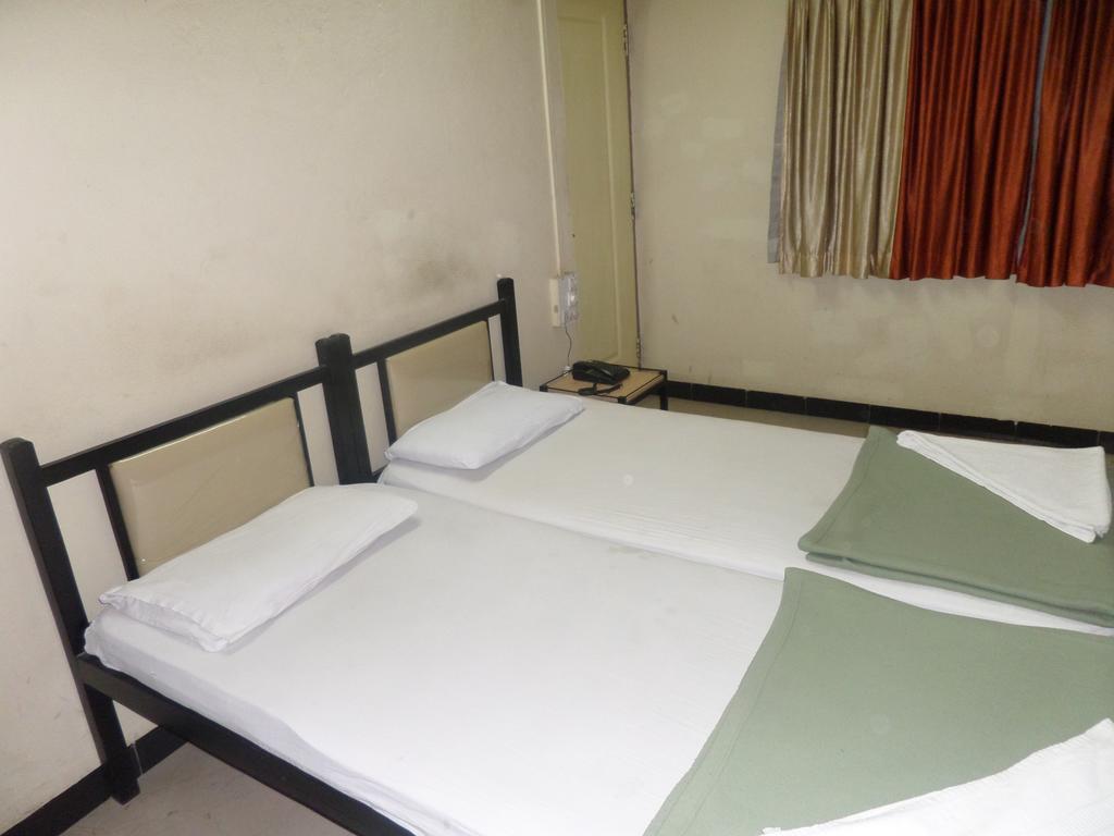 Hotel Chalukya Deluxe Kolhapur Exterior foto
